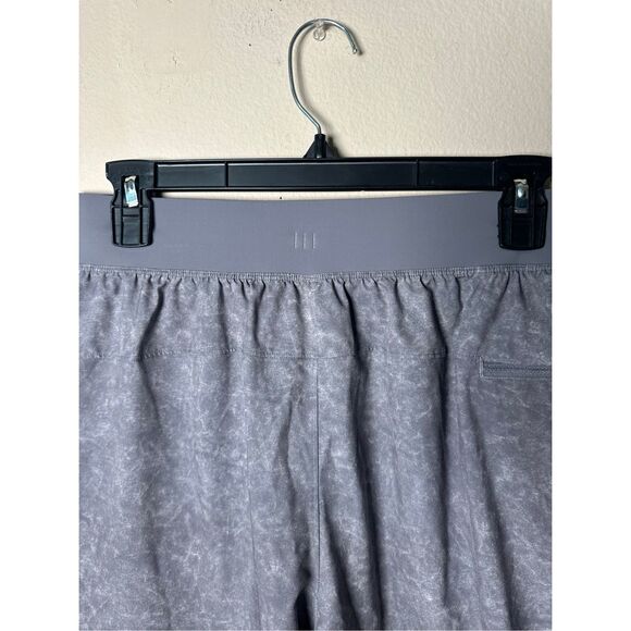 Lululemon T.H.E. Short 9" *Linerless Medium - Picture 11 of 12